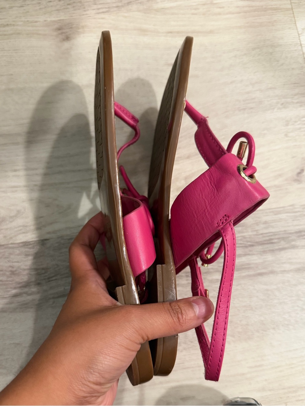 kate spade Hot Pink Leather Bow Thong Sandals - Picture 4 of 4
